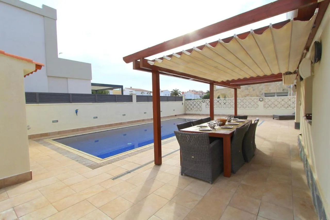Leon Inmo Villa Loro - 14157 Empuriabrava